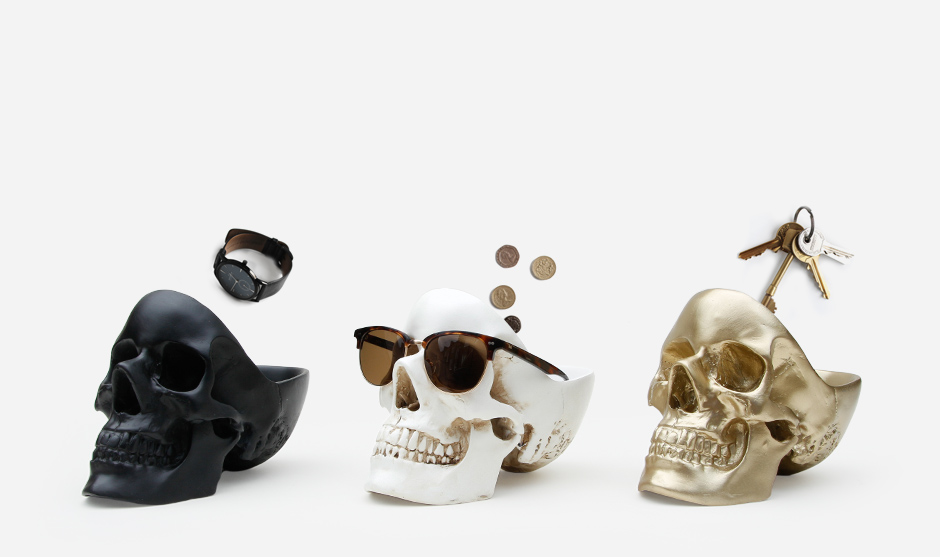 Black, white and gold skull tidies