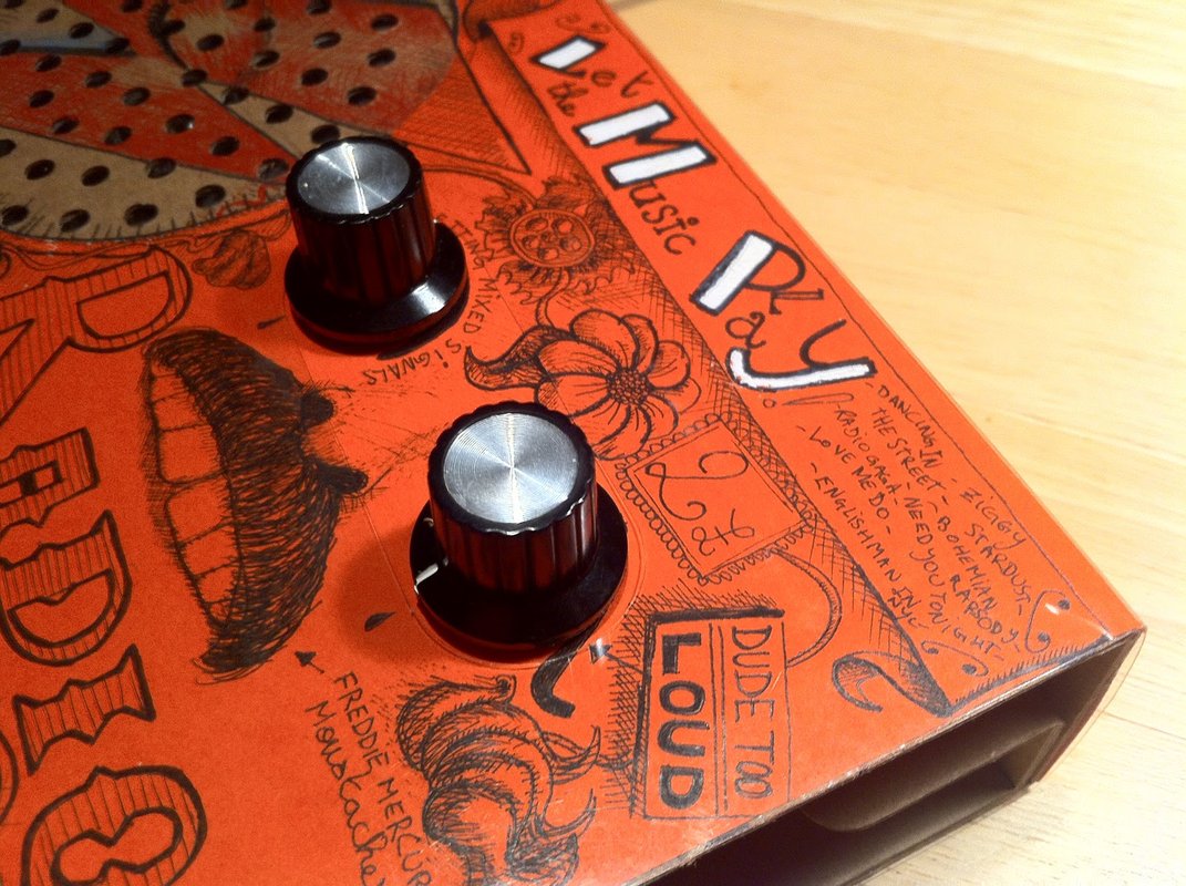 Cardboard Radio Card iPod speaker with great sound.