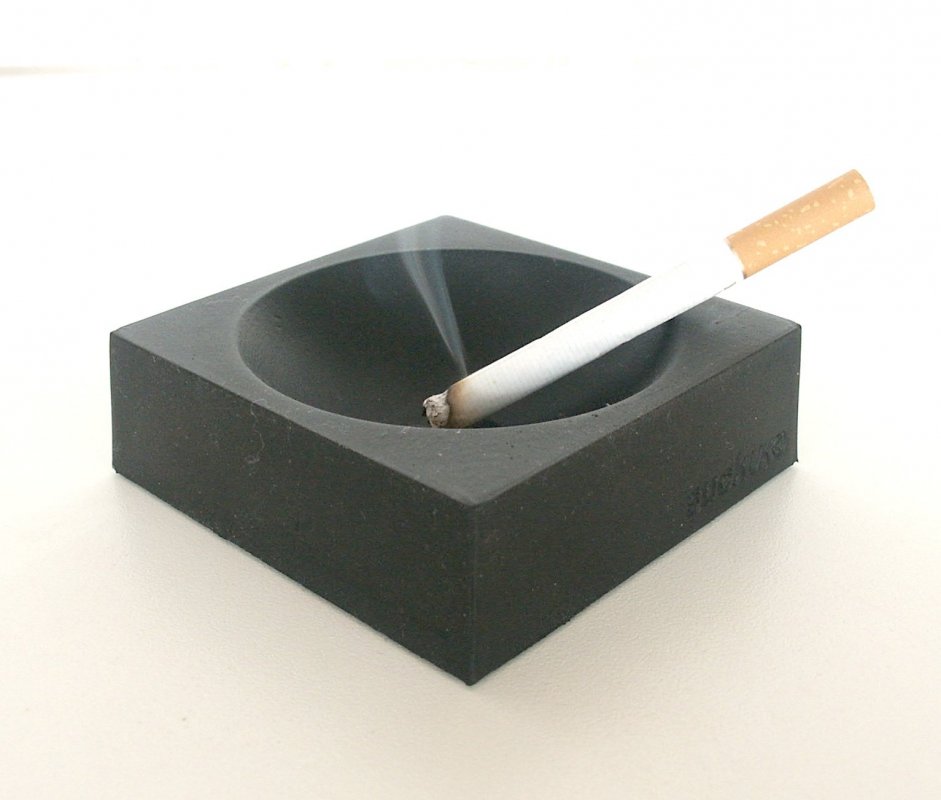 Rubber Ashtray Indestructible soft & squeezy ashtray.
