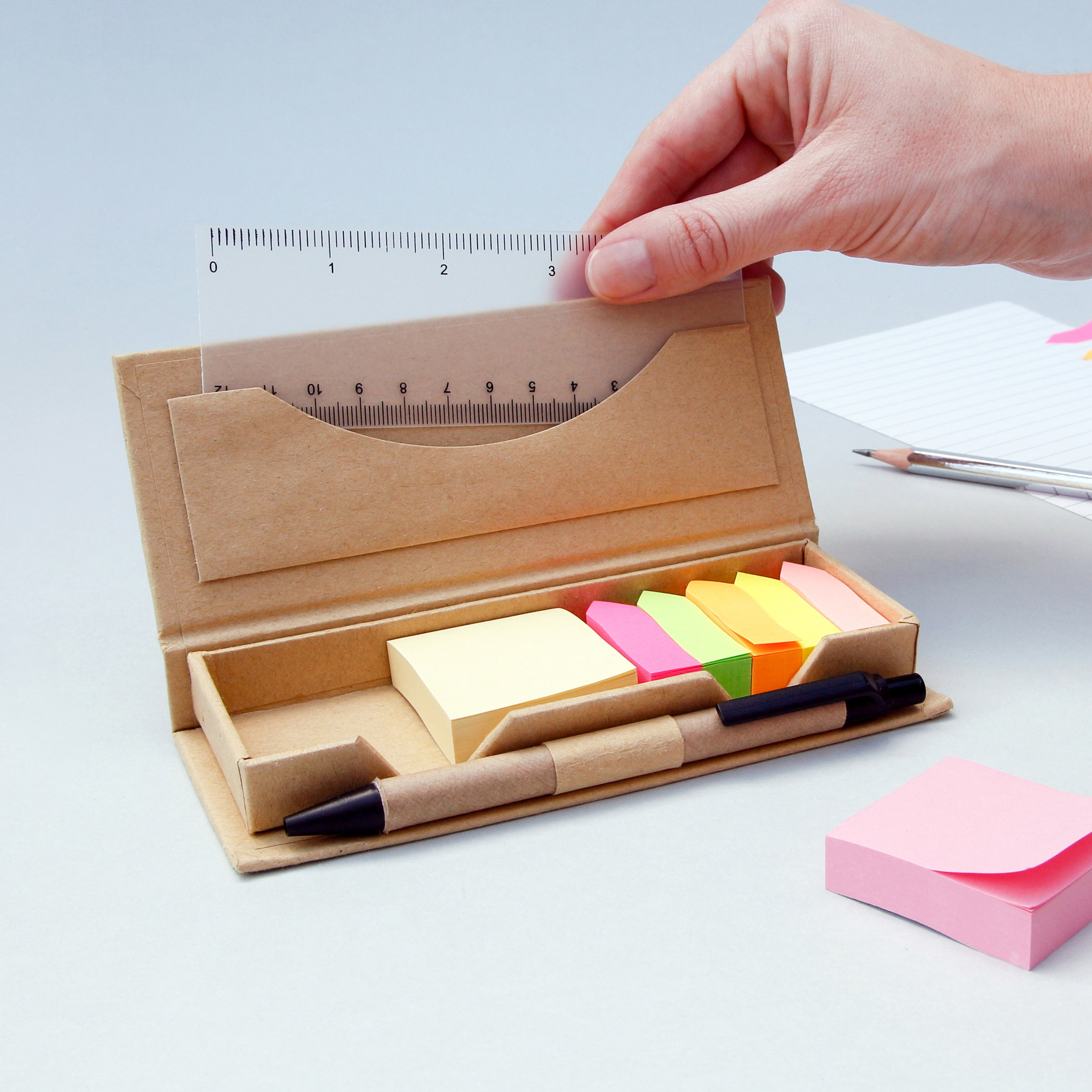 Memo Pad and Ruler Set : Compact stationery set.