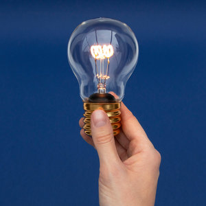 Cable-free rechargeable bedside night light