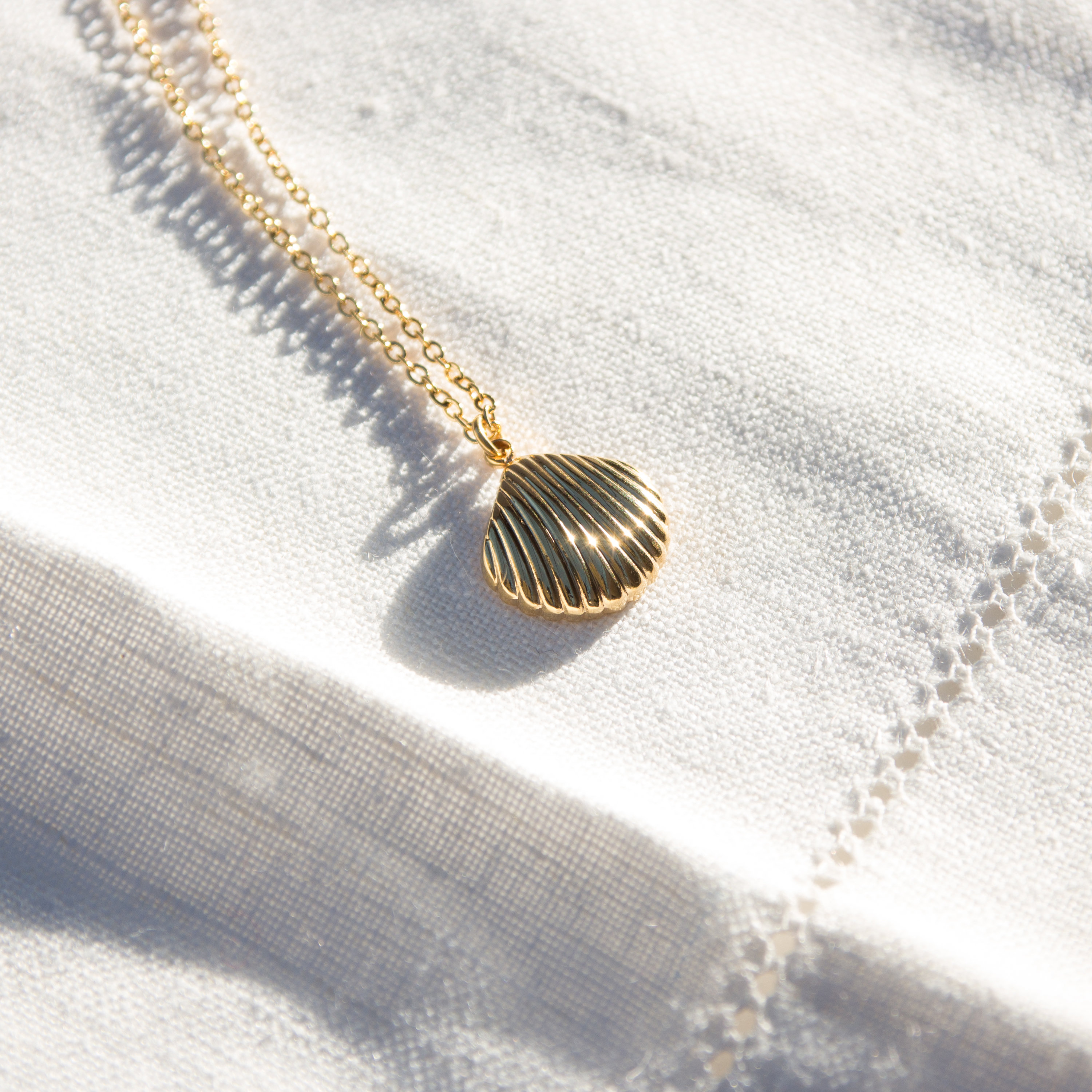 Kuku gold shell necklace
