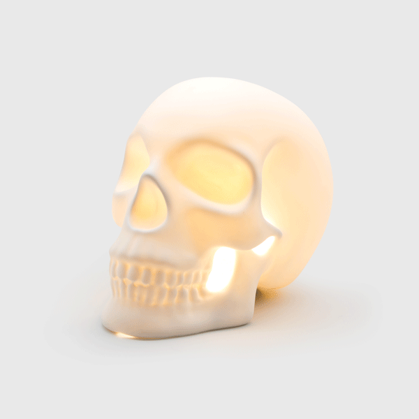 Ceramic skull light turning on and off