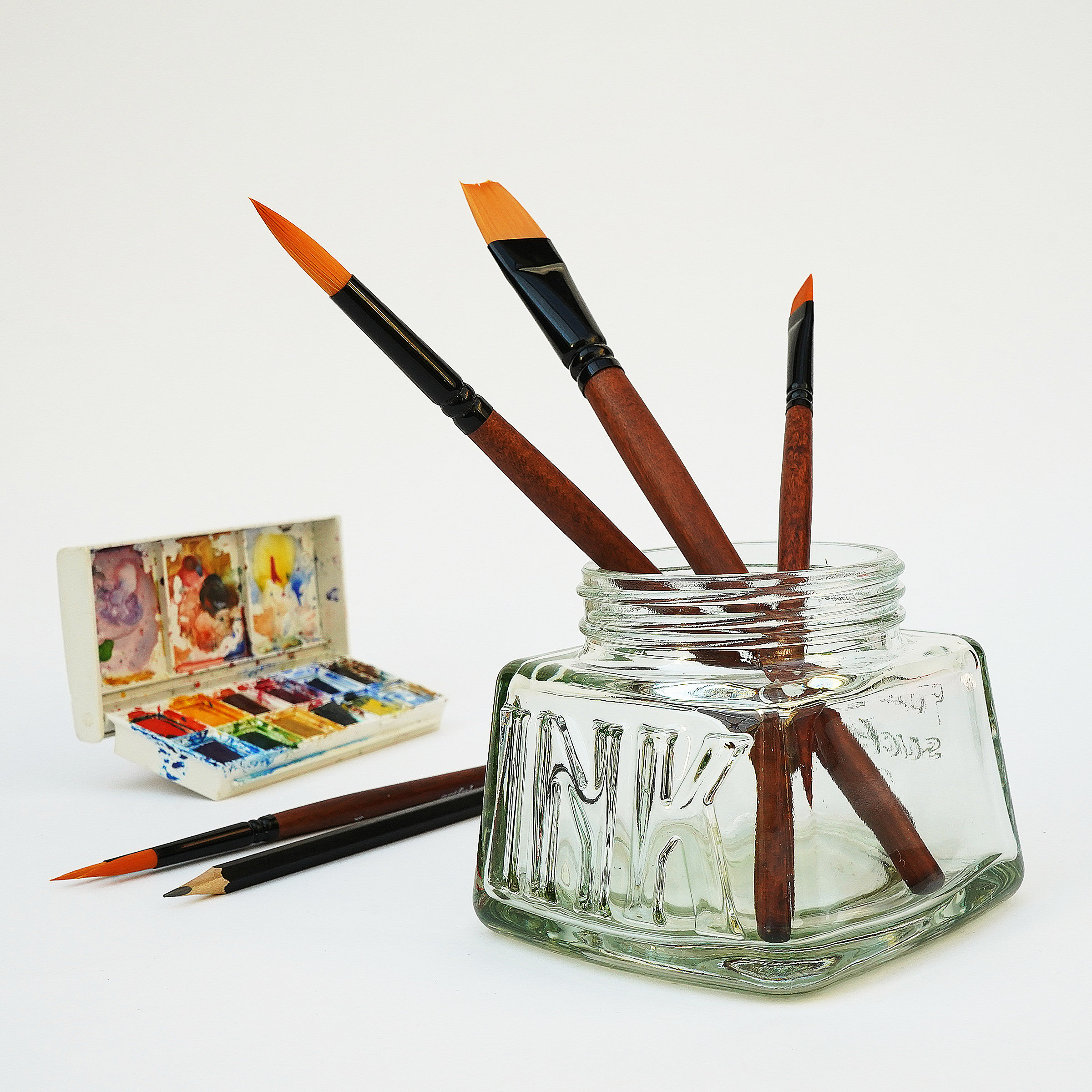 Retro Brush Holder