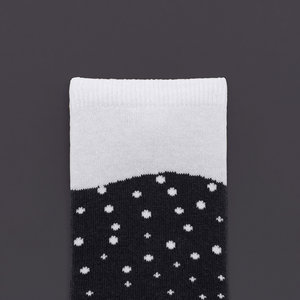 Close up of stout bubbles