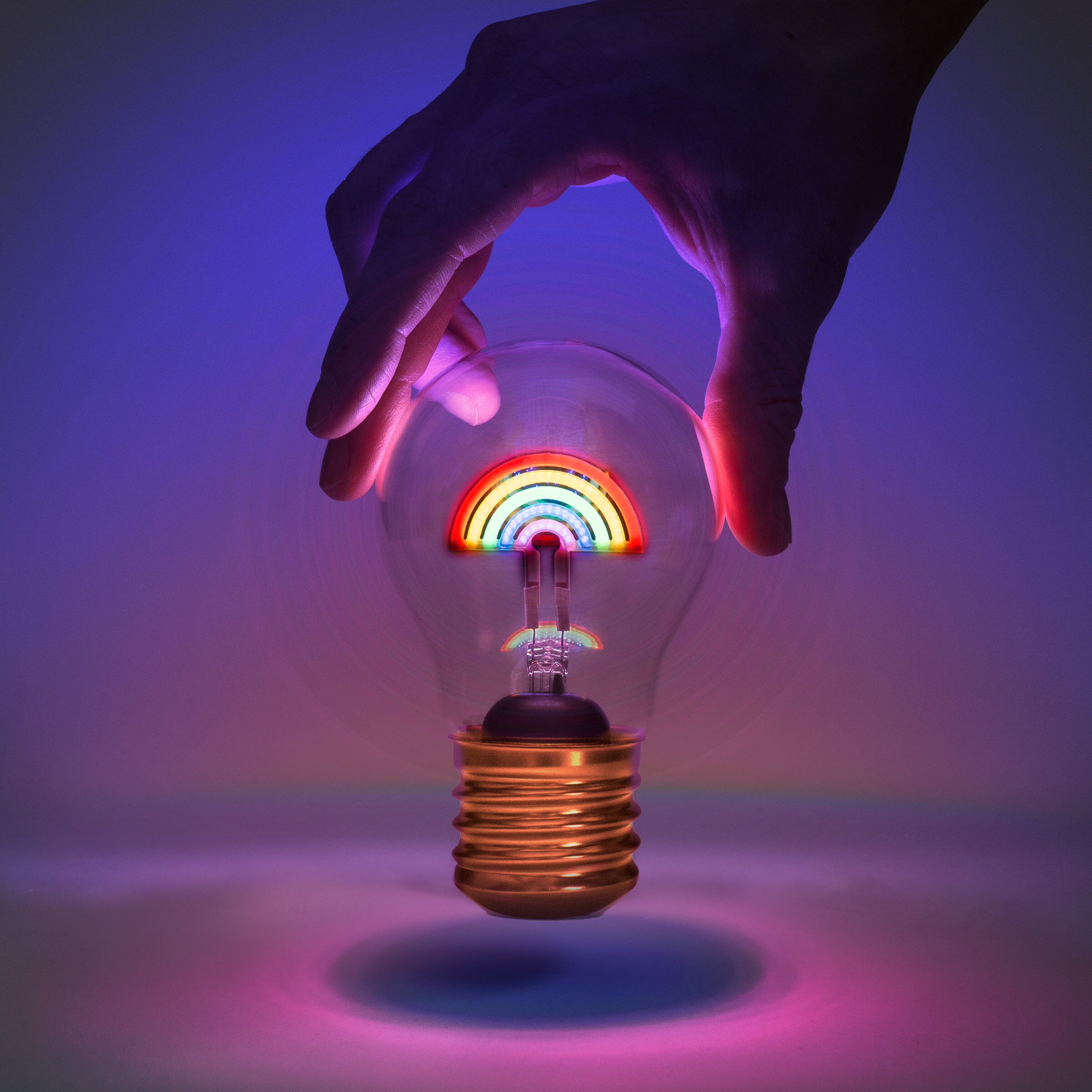 Rechargeable Lightbulb with Rainbow coloured Filamnet