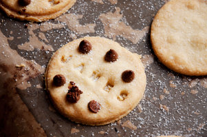 customisable cookie stamper for new and seasoned bakers