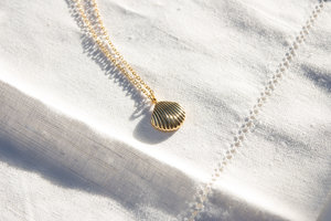 Kuku gold shell necklace