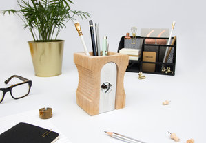 Light Wood Desk Tidy