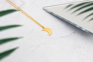 KUKU Moon Necklace : Simply beautiful jewellery.