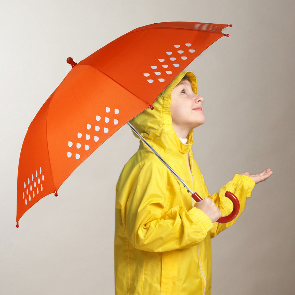 Kid's Colour Change Umbrella : Changes to bright colours when wet.